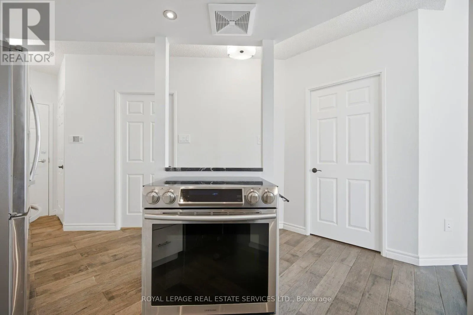 PH05 - 250 WEBB DRIVE