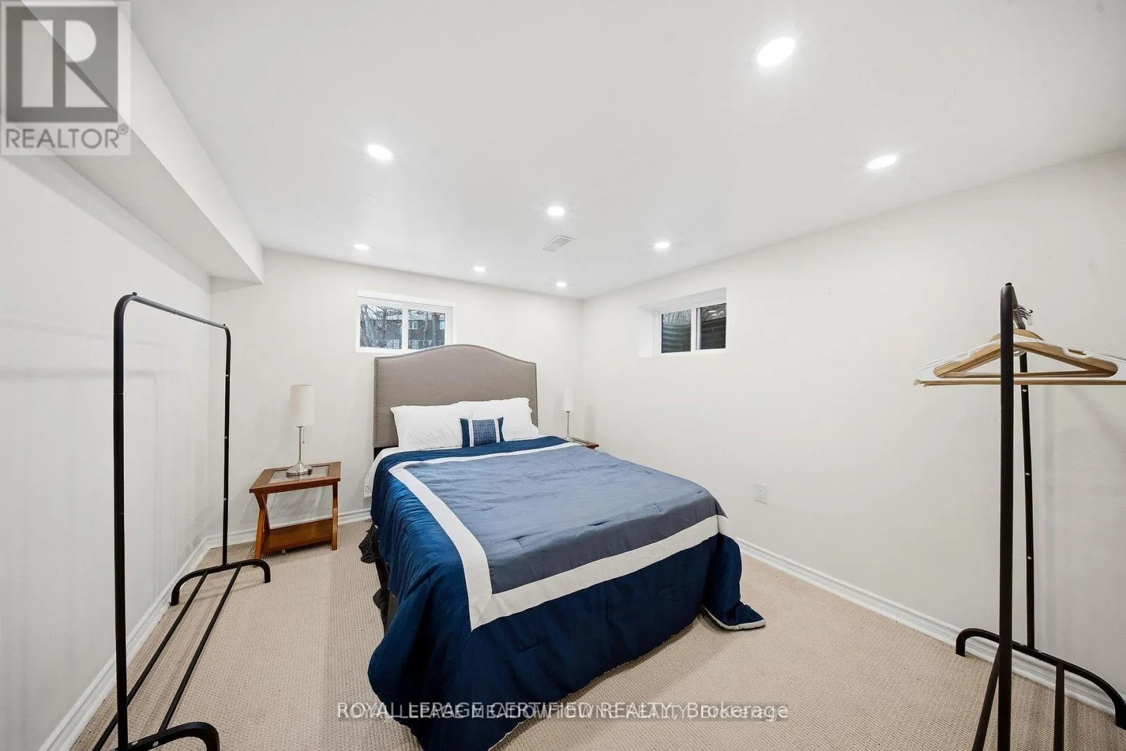 208 GLEN OAK DRIVE