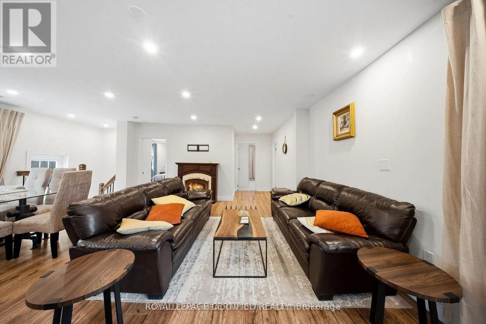 208 GLEN OAK DRIVE