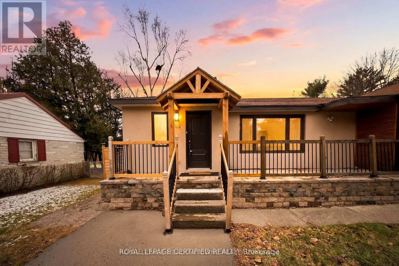 208 GLEN OAK DRIVE