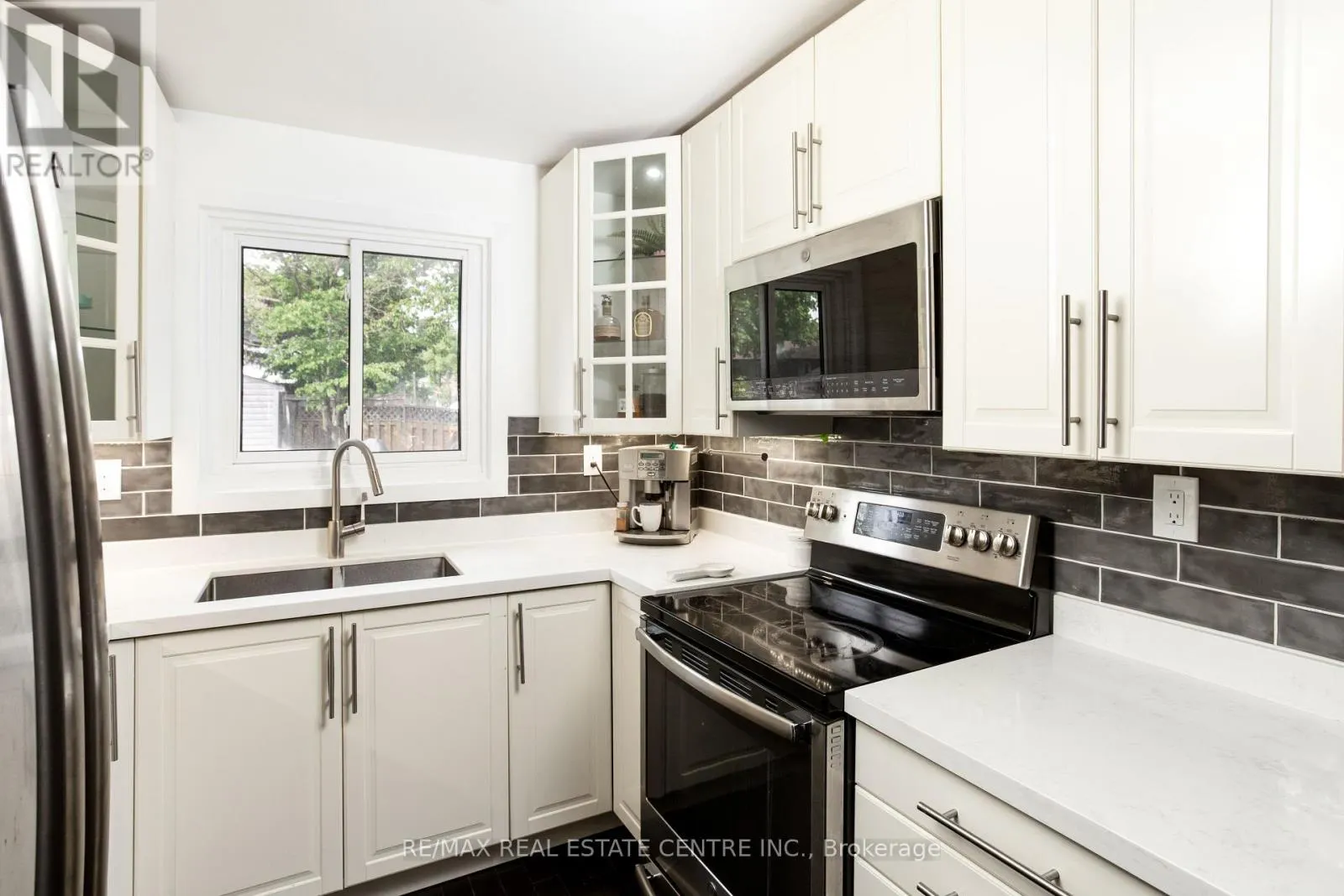 289 ARCHDEKIN DRIVE