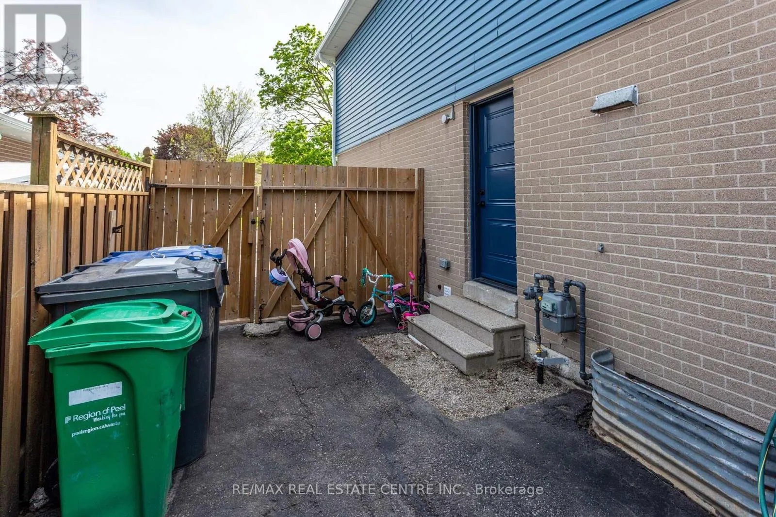 289 ARCHDEKIN DRIVE