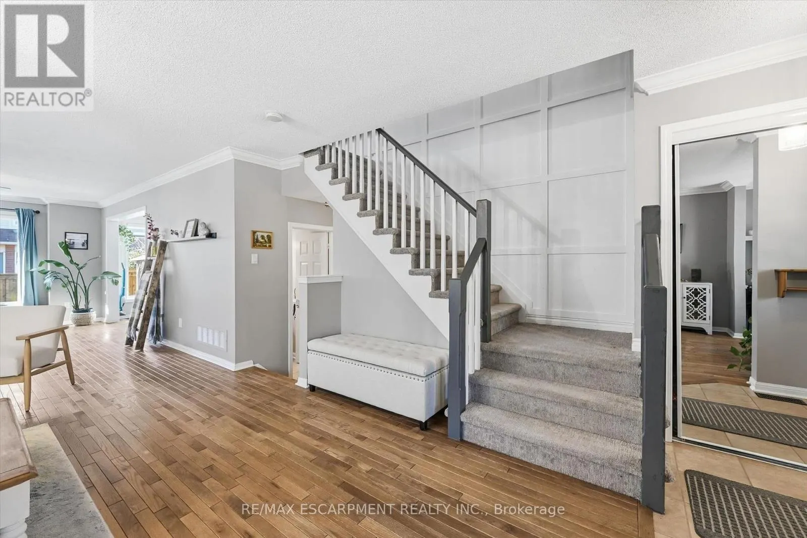 2206 CASSELMAN COURT