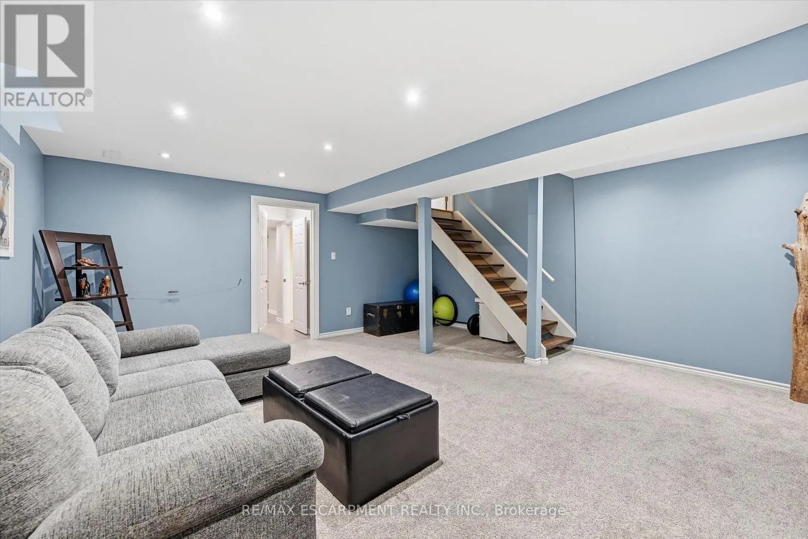 2206 CASSELMAN COURT