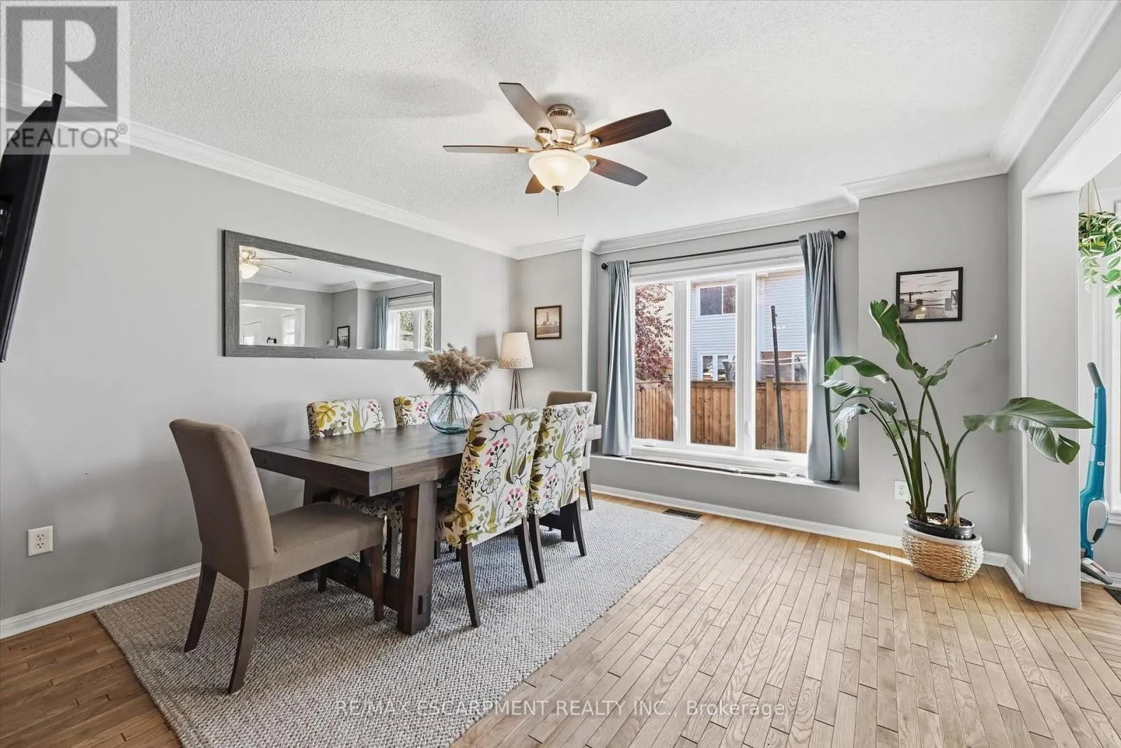 2206 CASSELMAN COURT