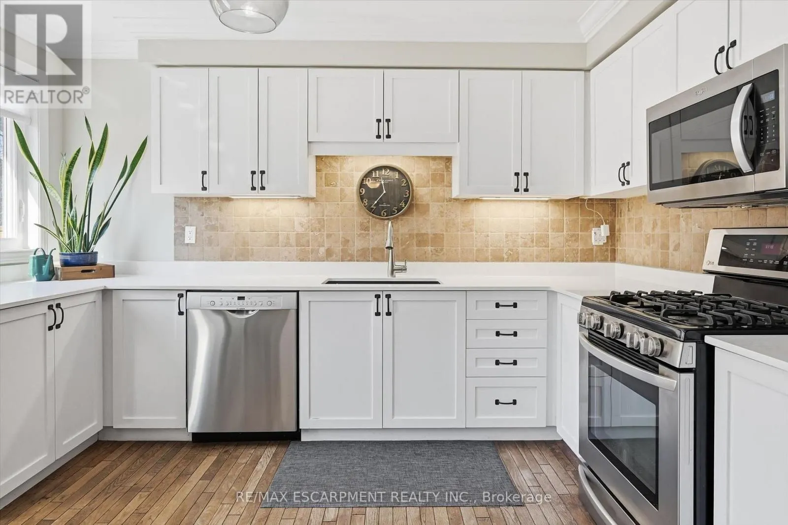 2206 CASSELMAN COURT