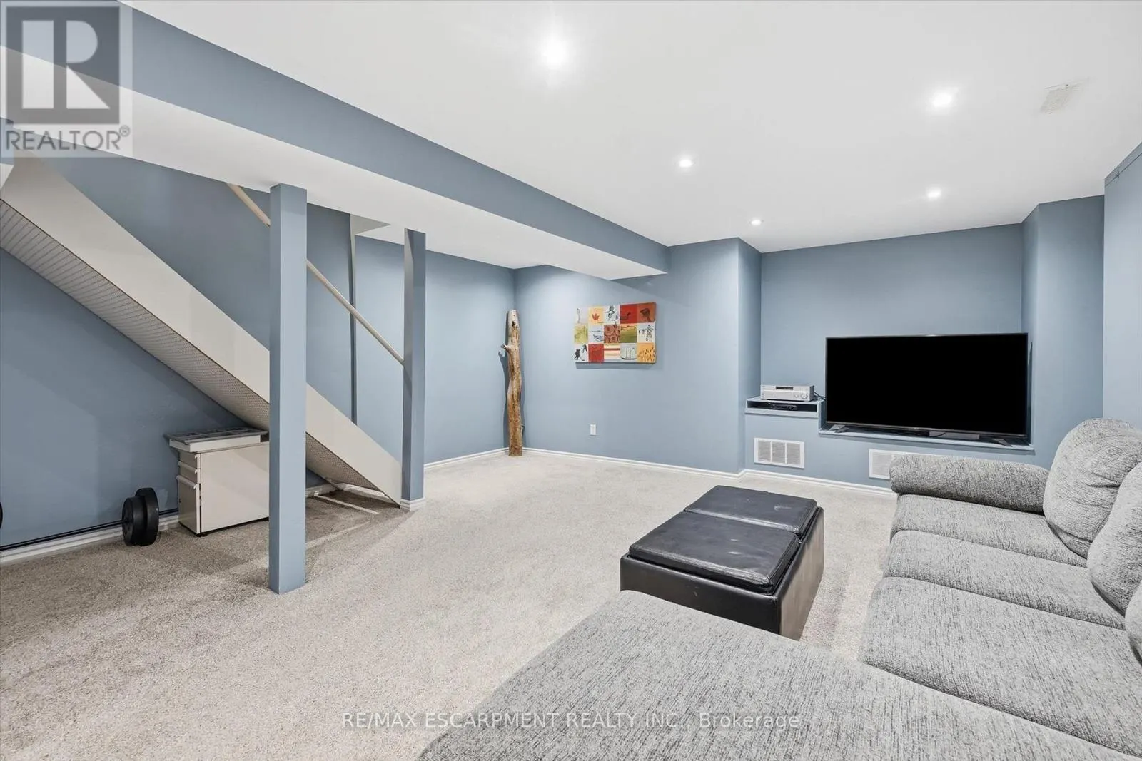 2206 CASSELMAN COURT