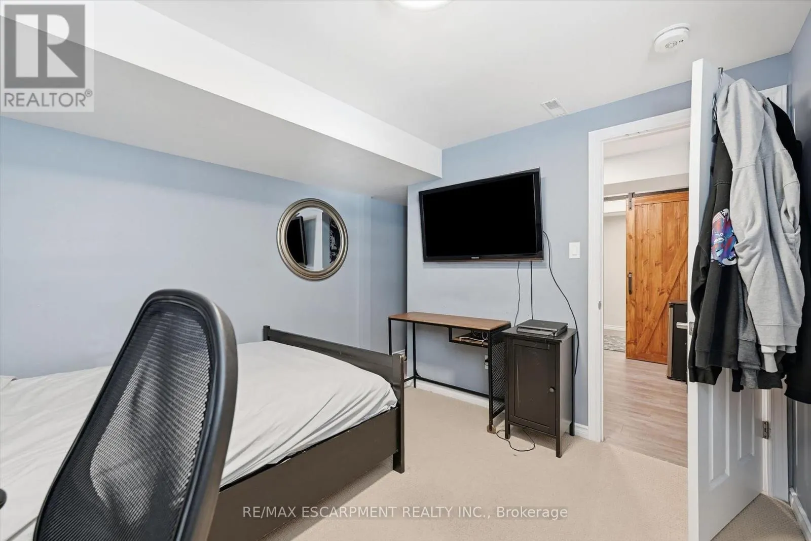 2206 CASSELMAN COURT