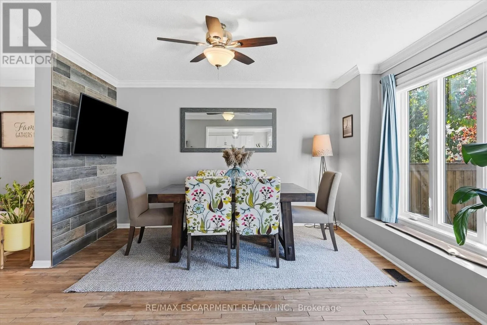 2206 CASSELMAN COURT