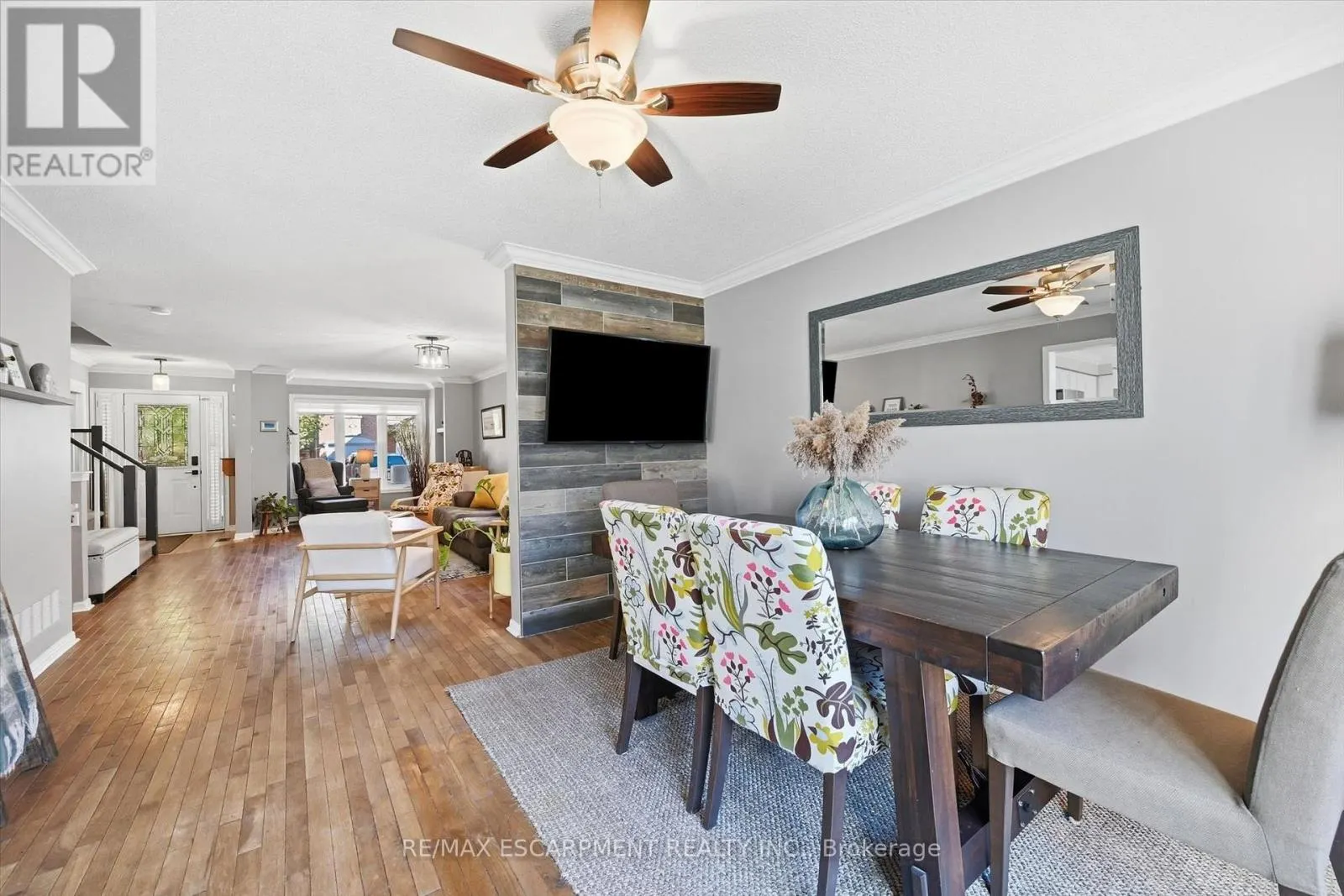 2206 CASSELMAN COURT