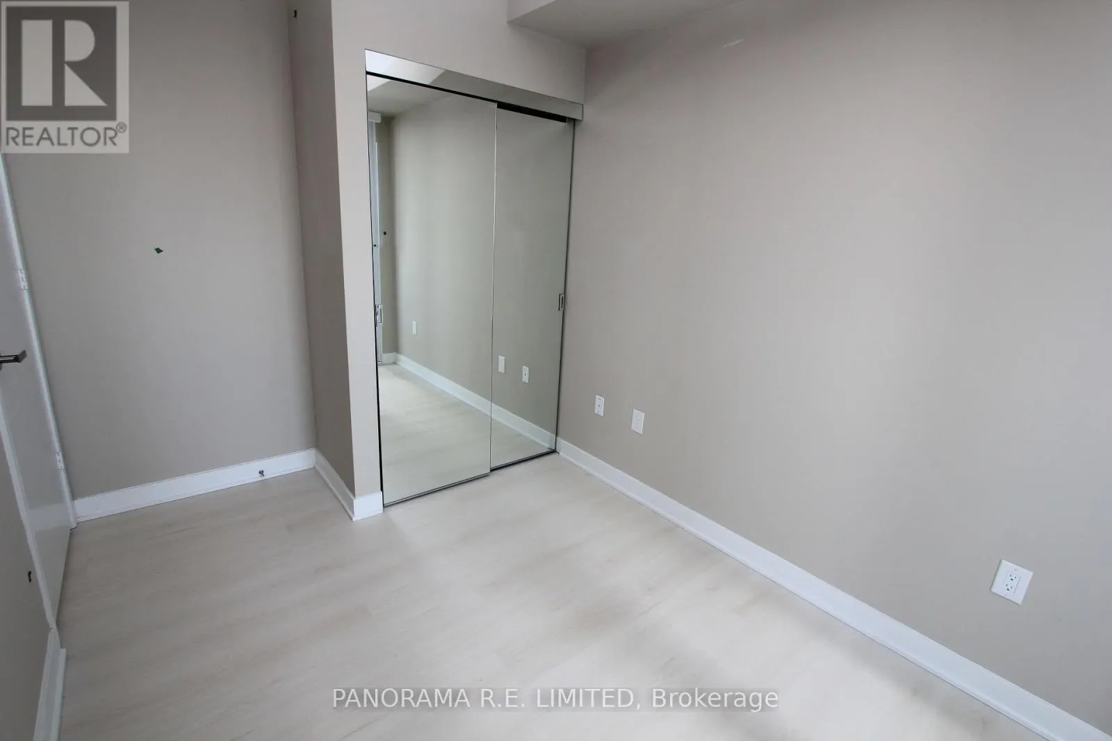 2804 - 3900 CONFEDERATION PARKWAY