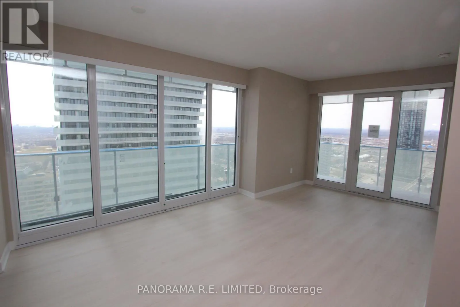 2804 - 3900 CONFEDERATION PARKWAY