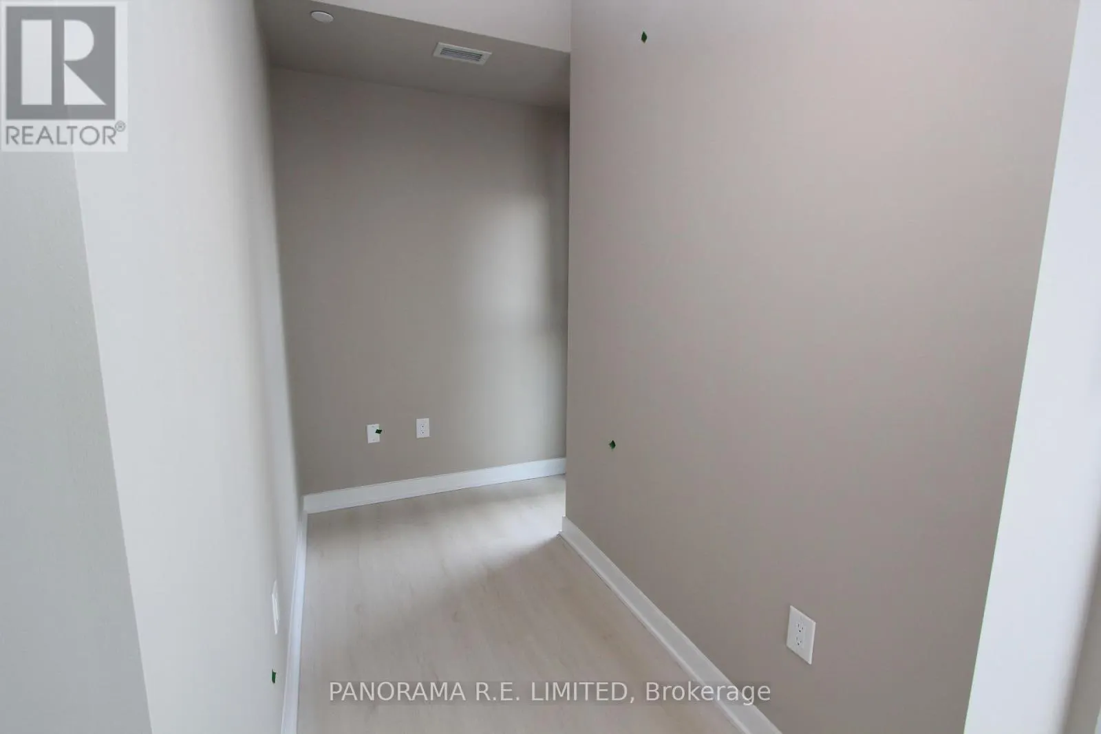 2804 - 3900 CONFEDERATION PARKWAY
