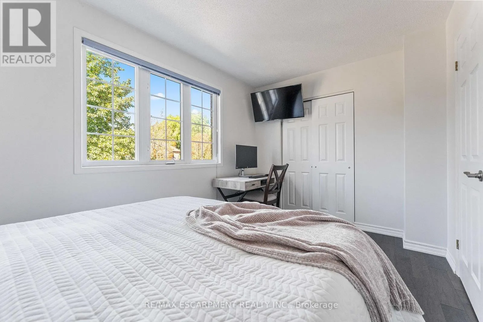 2206 GOLDEN ORCHARD TRAIL