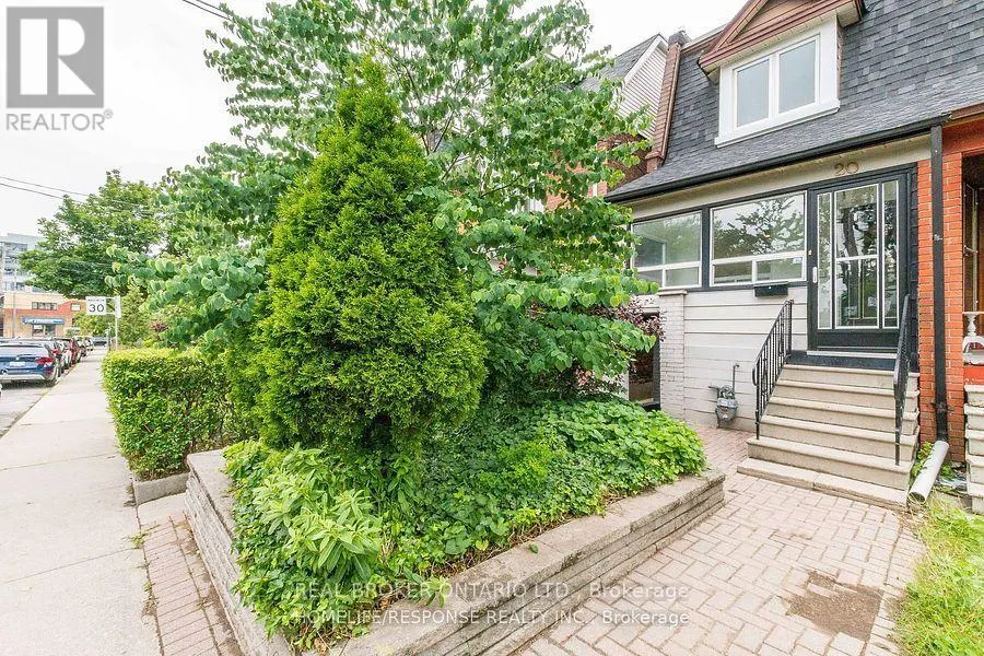 20 GOLDEN AVENUE W