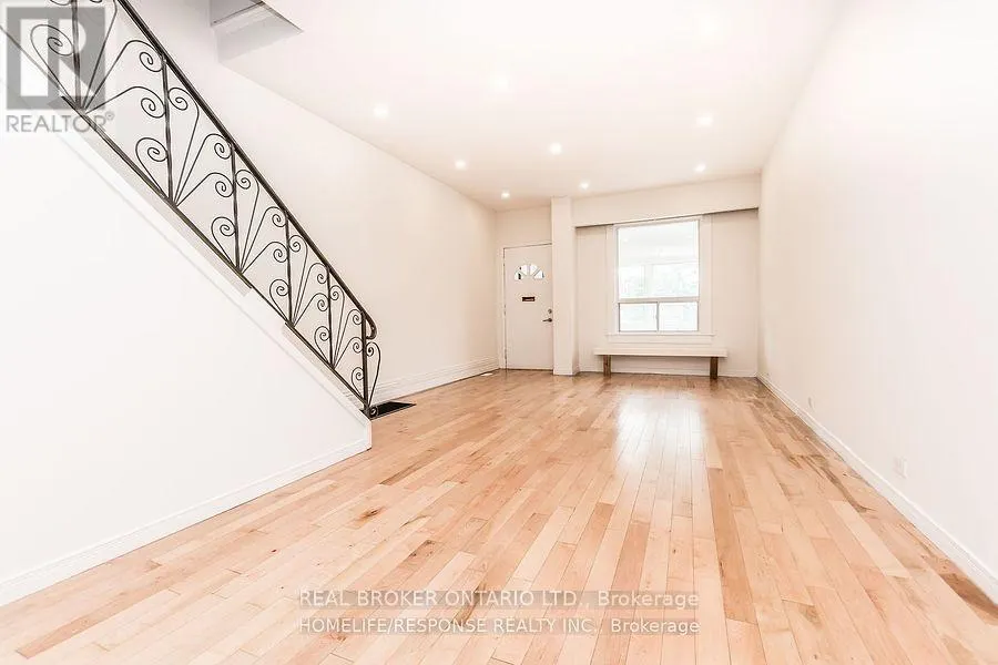 20 GOLDEN AVENUE W