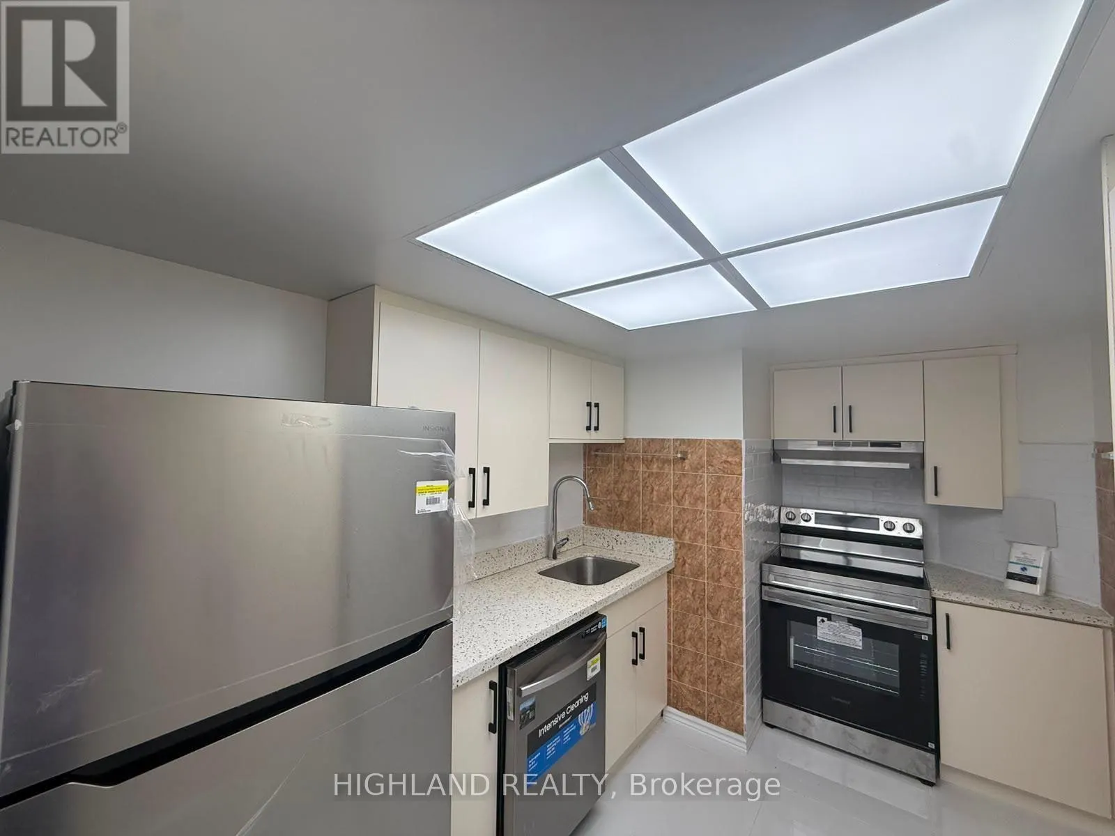 412 - 4470 TUCANA COURT