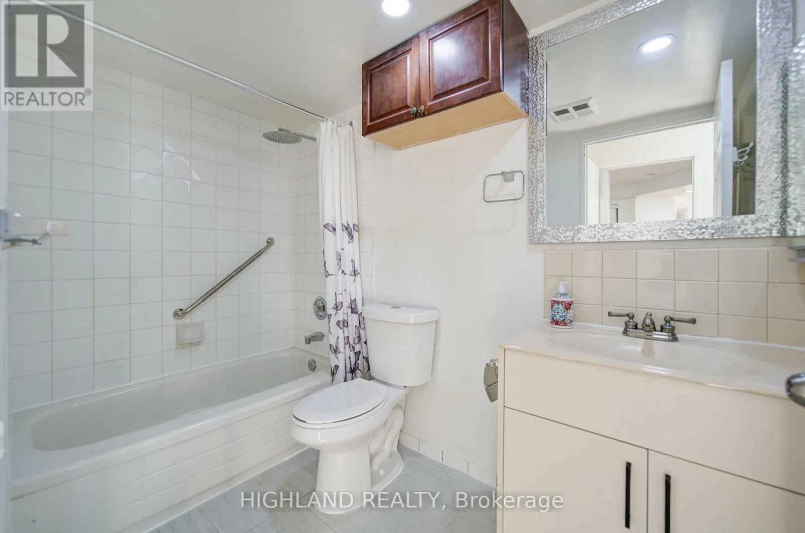 412 - 4470 TUCANA COURT