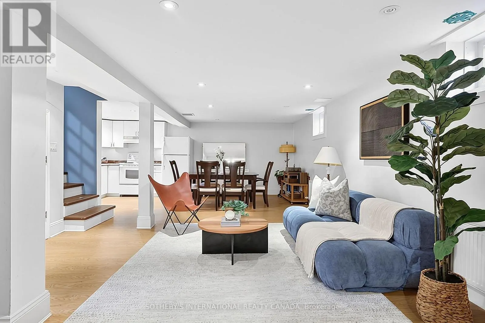 16 SMITHFIELD DRIVE