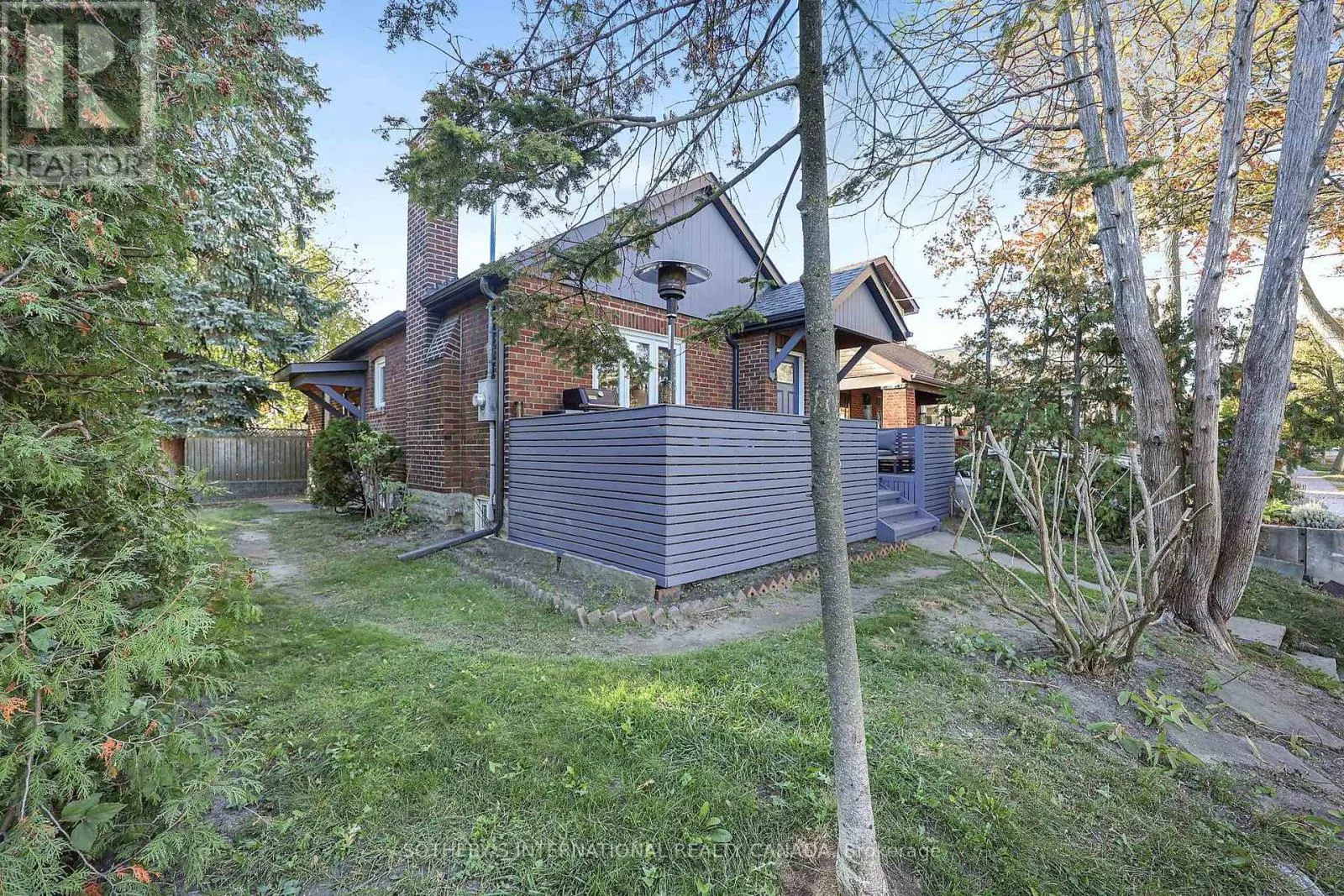 16 SMITHFIELD DRIVE