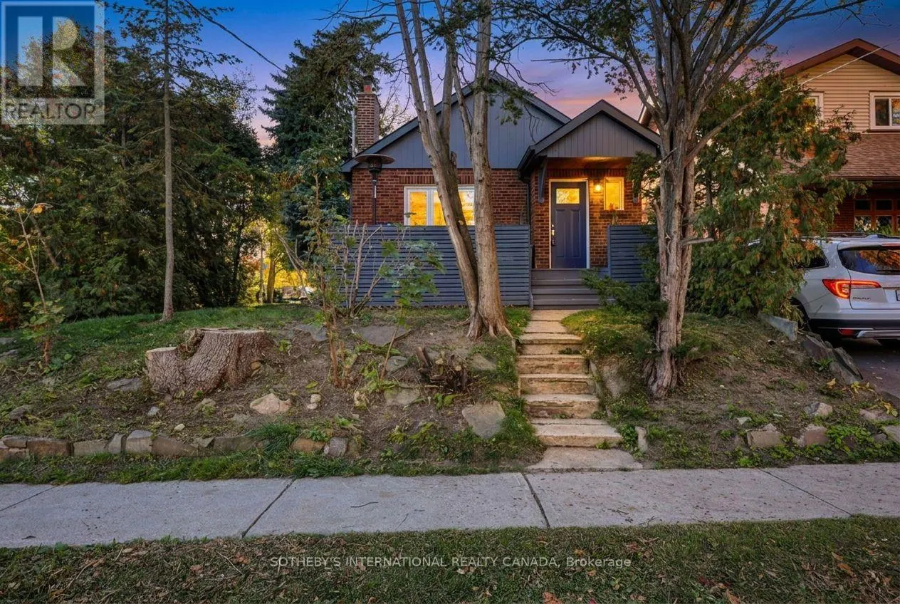 16 SMITHFIELD DRIVE