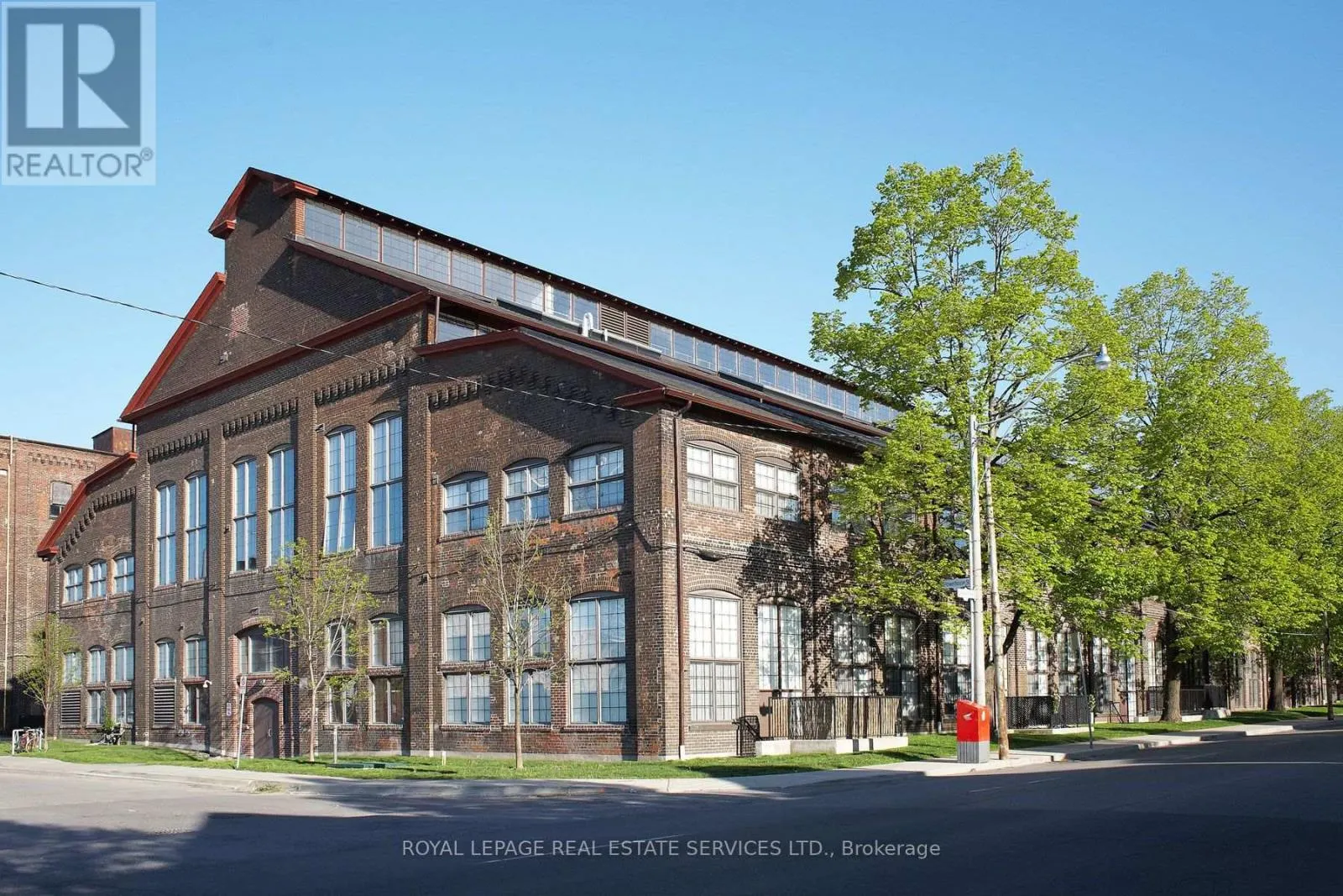 340 - 1100 LANSDOWNE AVENUE