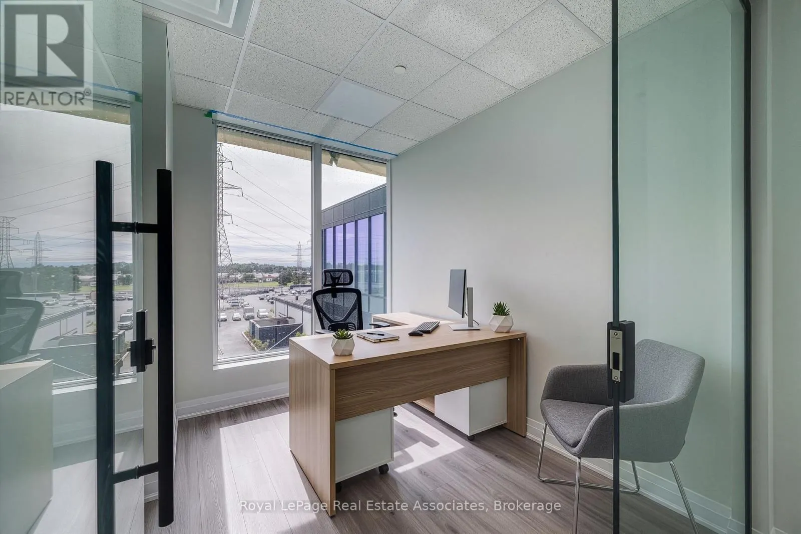 310 - 996 MARTIN GROVE ROAD