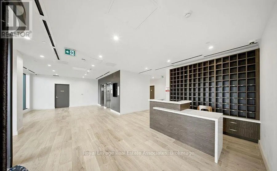 310 - 996 MARTIN GROVE ROAD