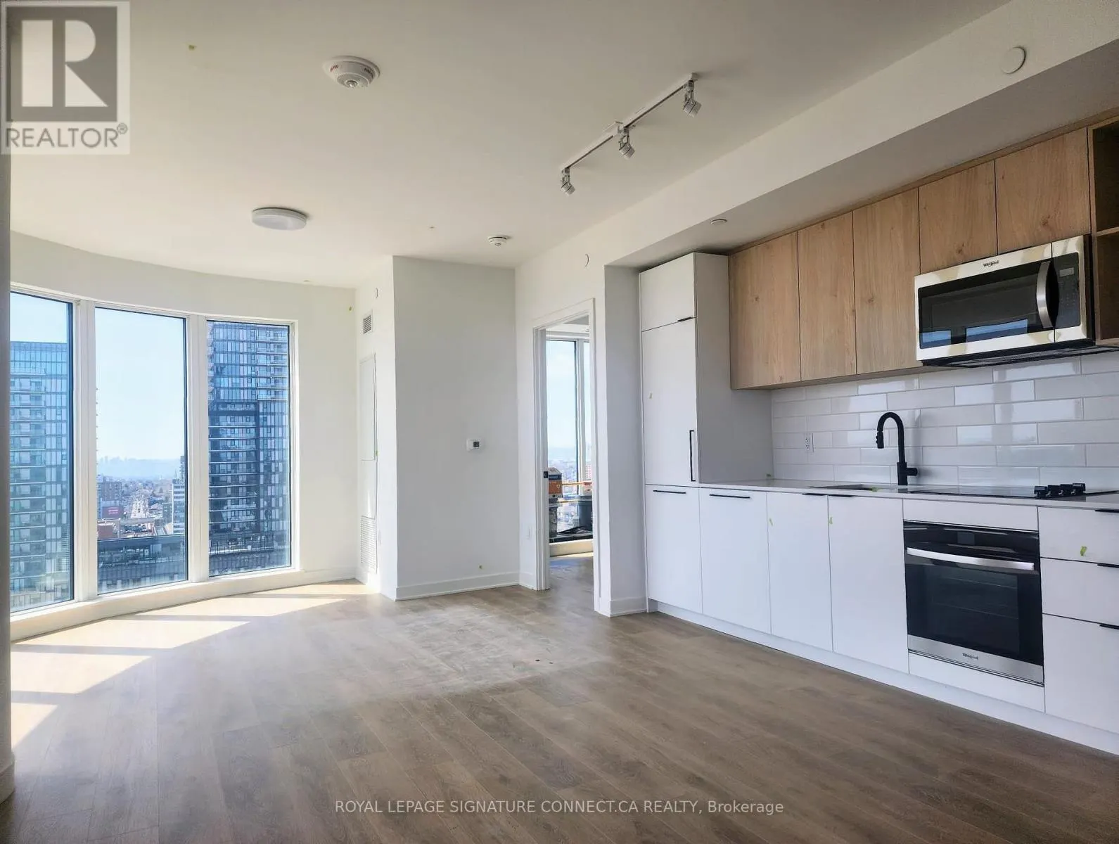 1710 - 1185 DUPONT STREET