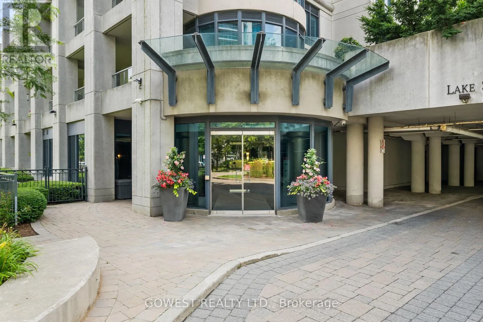 318 - 2095 LAKE SHORE BOULEVARD W