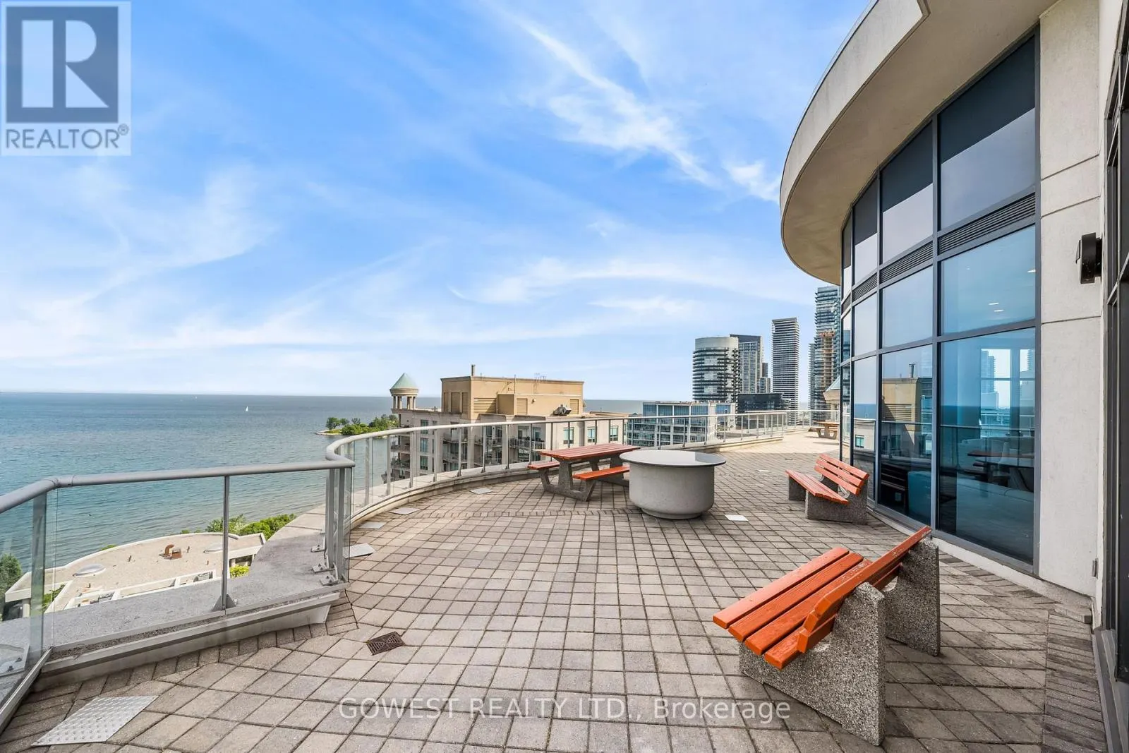 318 - 2095 LAKE SHORE BOULEVARD W