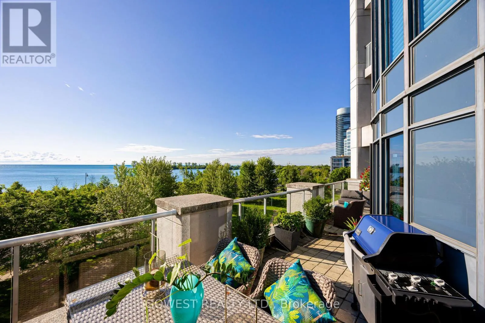 318 - 2095 LAKE SHORE BOULEVARD W