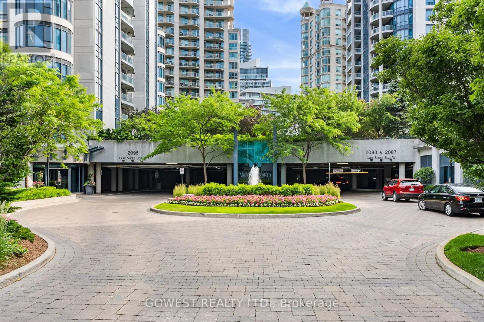 318 - 2095 LAKE SHORE BOULEVARD W