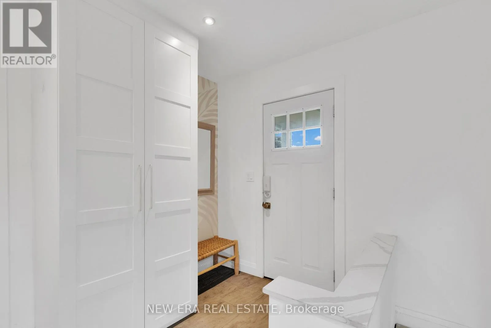 2 FOCH AVENUE
