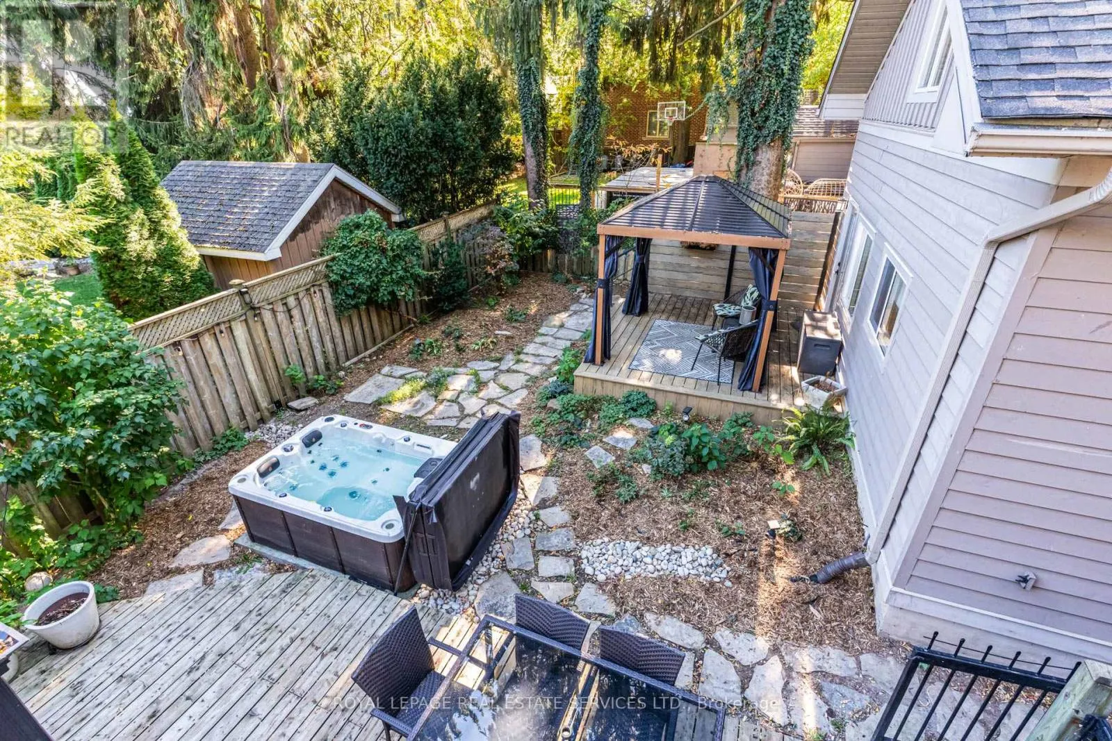 3052 SENECA DRIVE