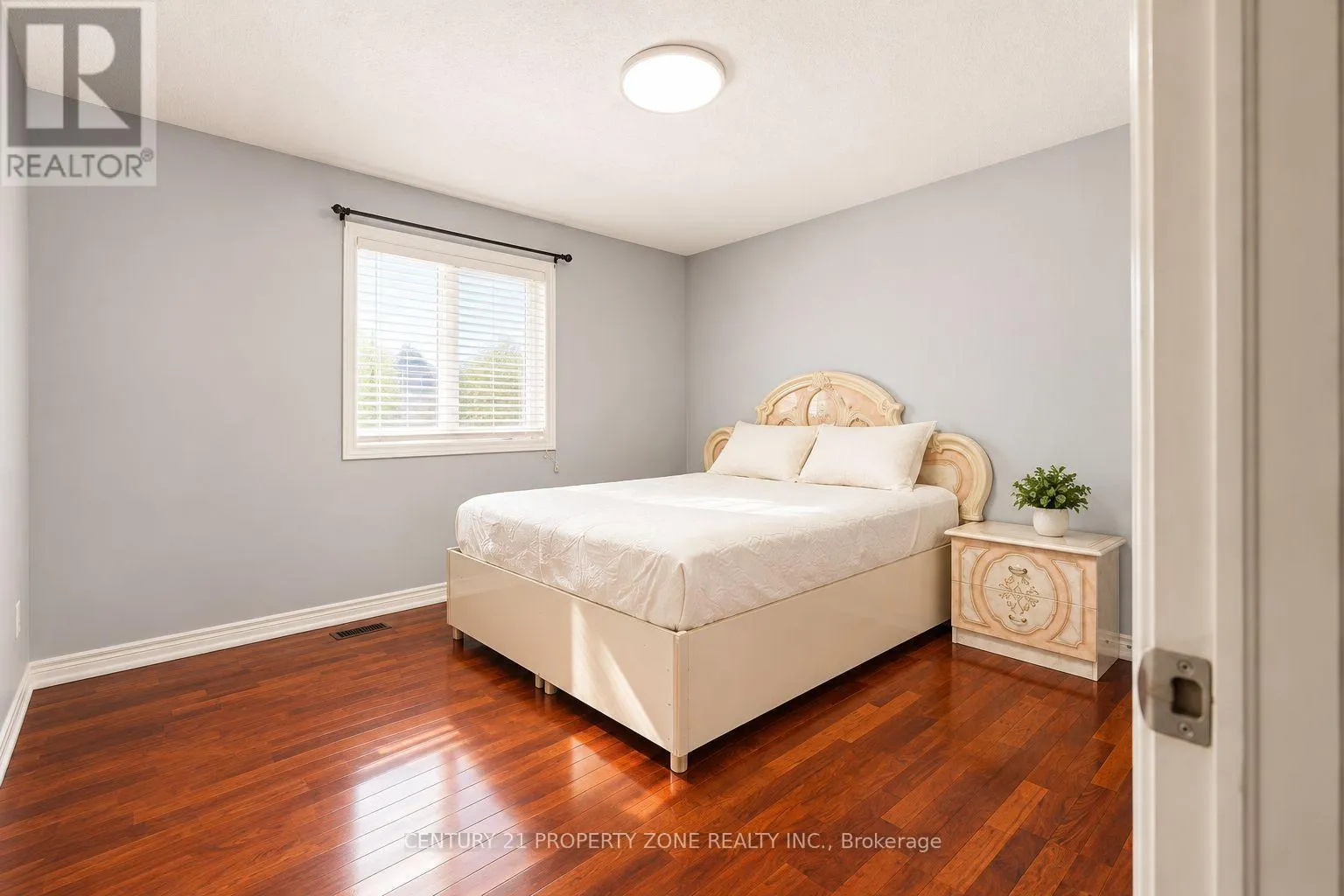 27 SLIPROCK CRESCENT