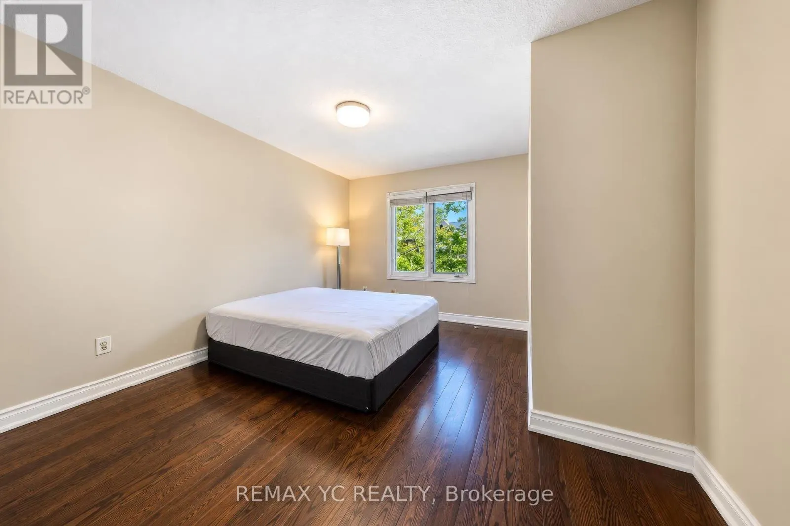 52 - 4635 REGENTS TERRACE