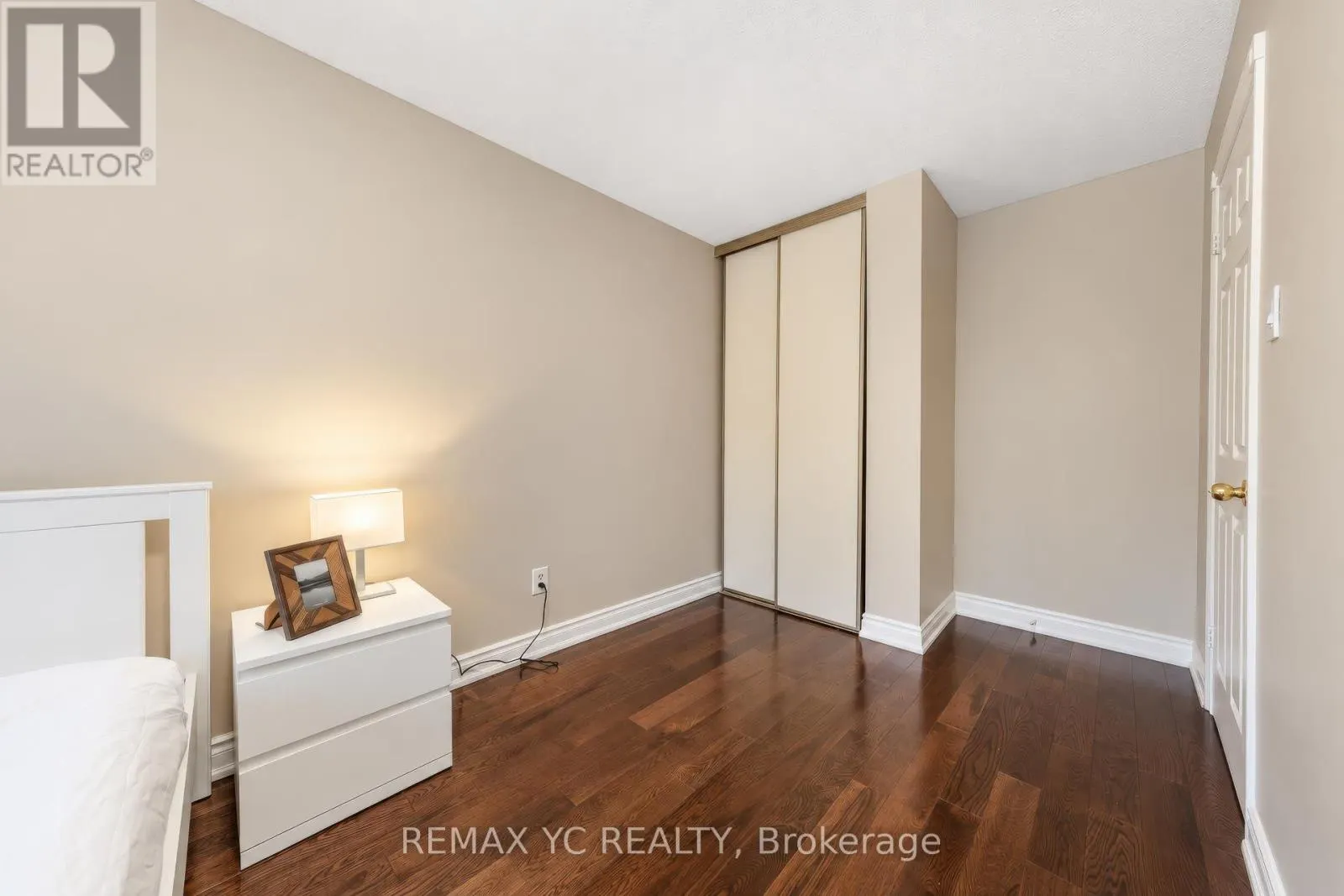 52 - 4635 REGENTS TERRACE