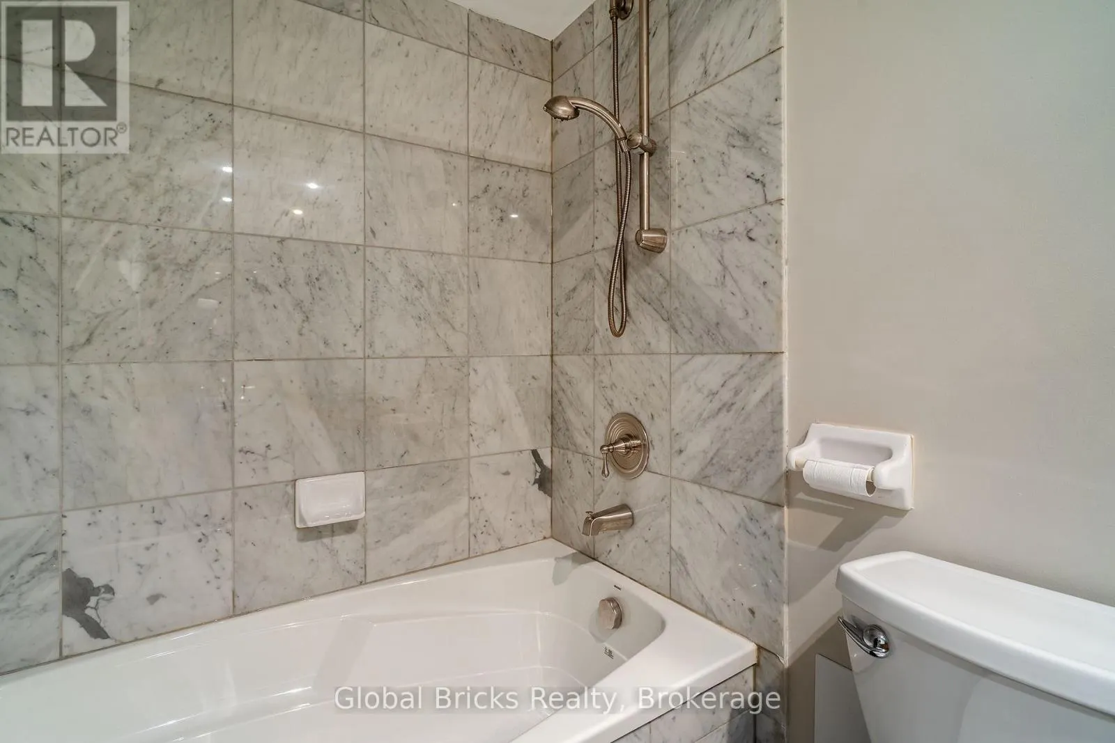 901 - 2737 KEELE STREET