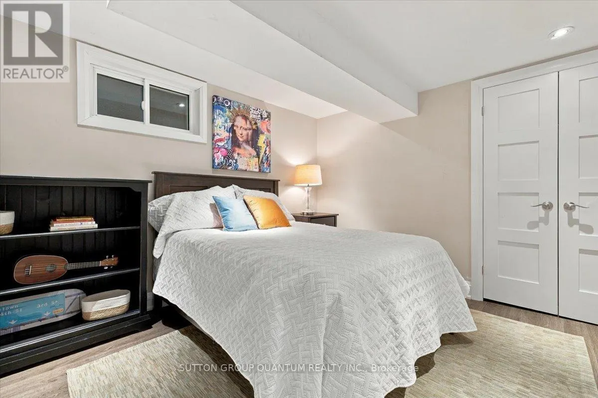 368 AURORA CRESCENT