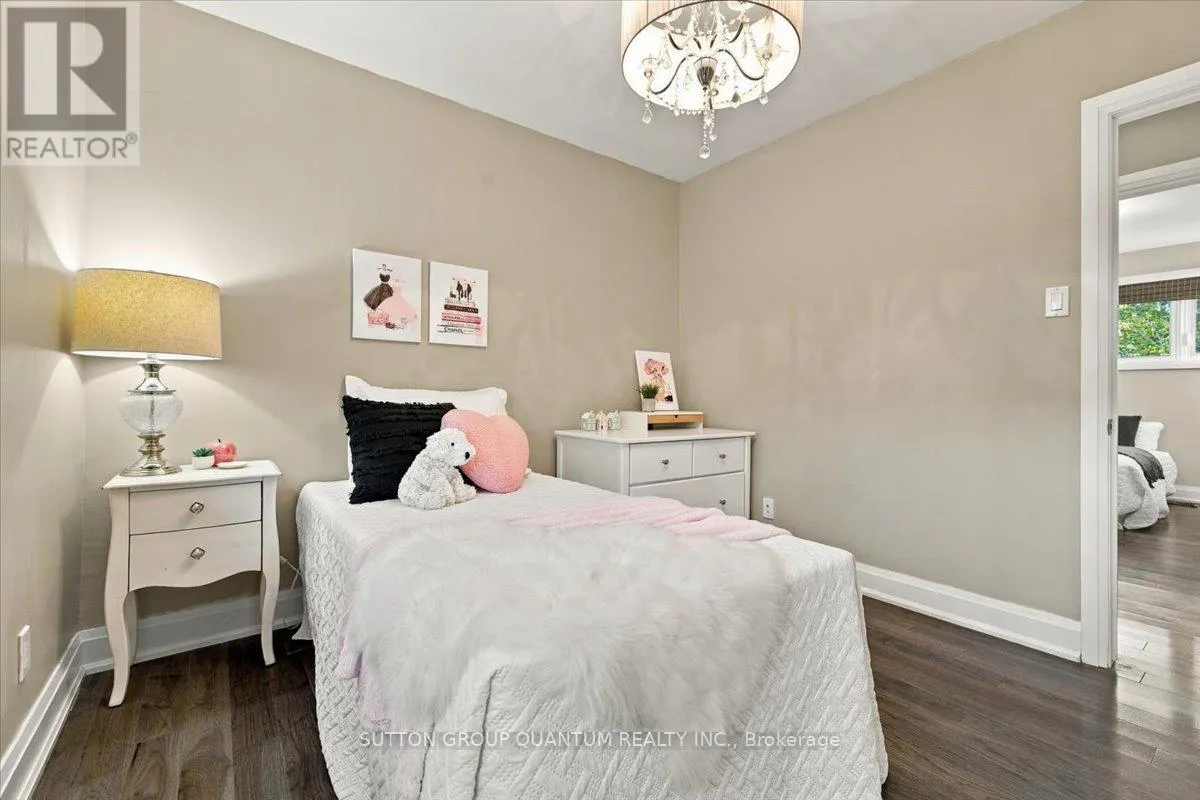368 AURORA CRESCENT