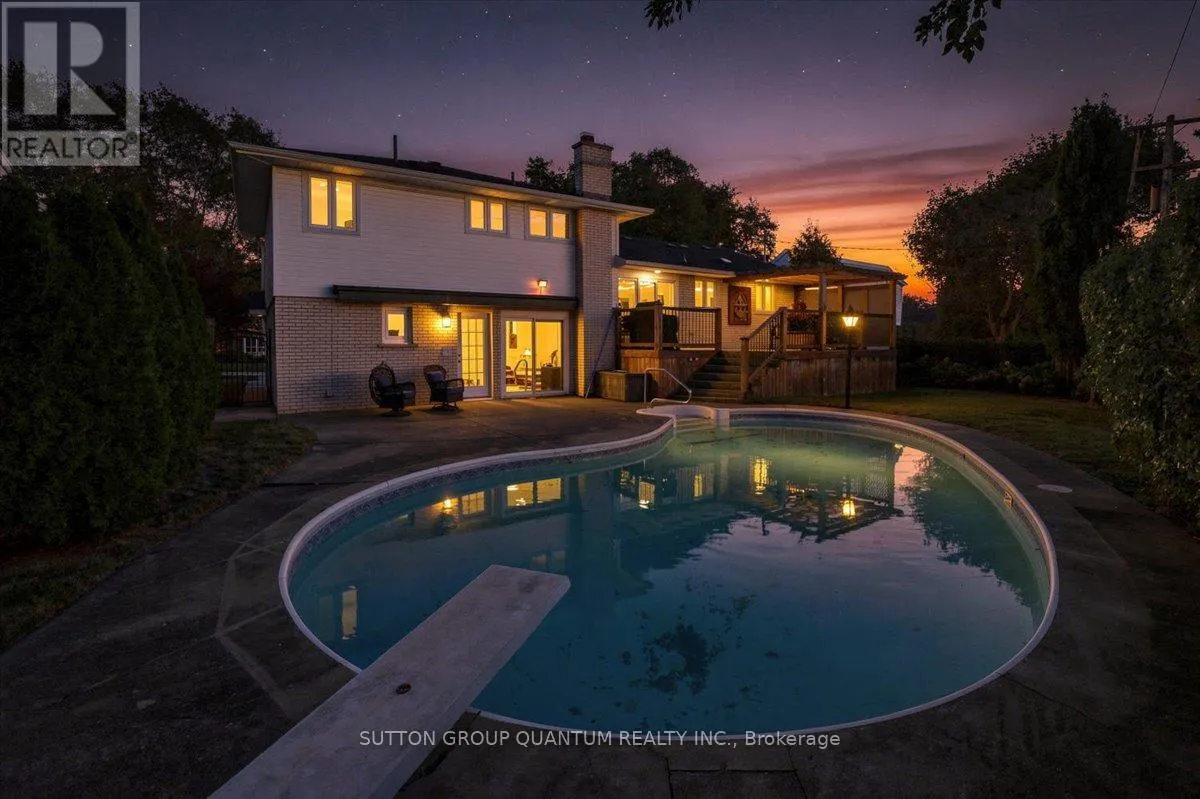368 AURORA CRESCENT