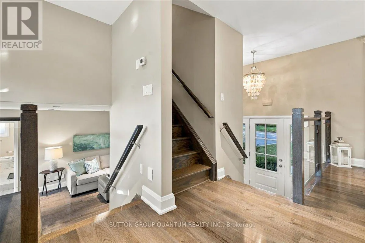 368 AURORA CRESCENT