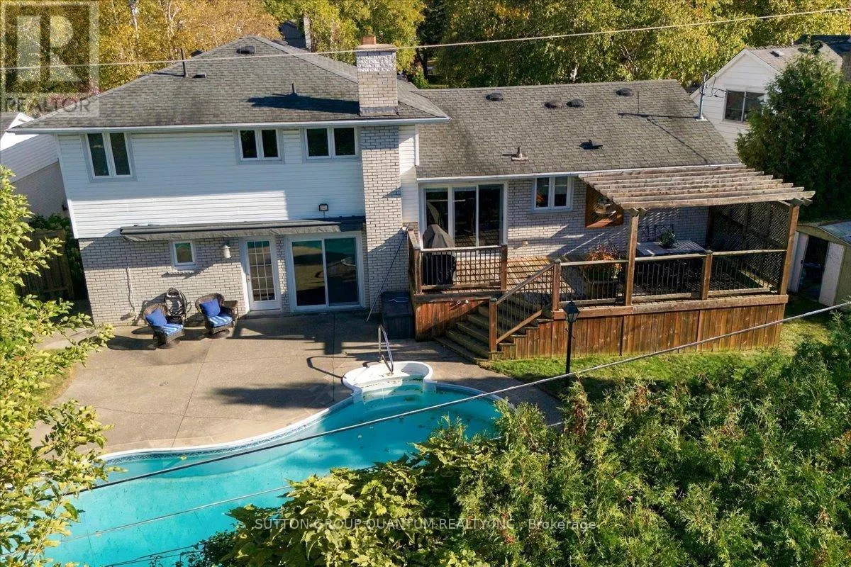 368 AURORA CRESCENT
