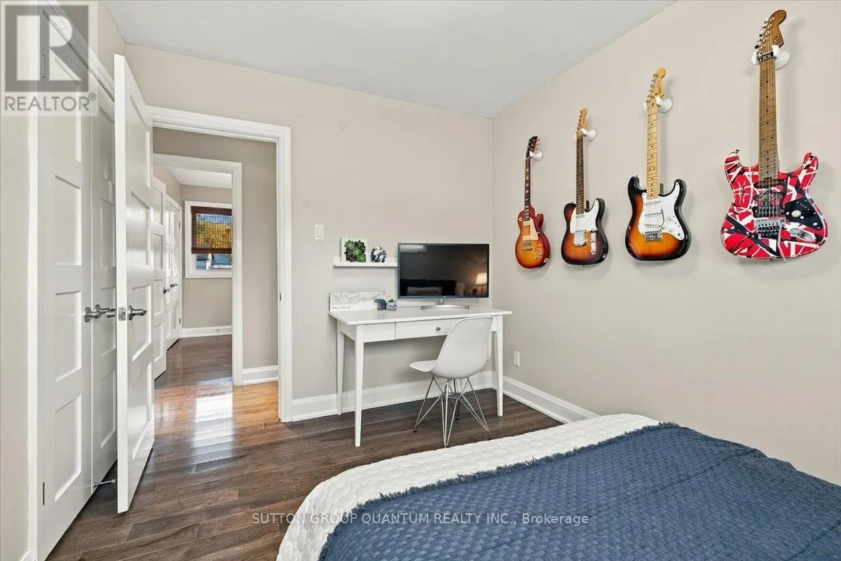 368 AURORA CRESCENT