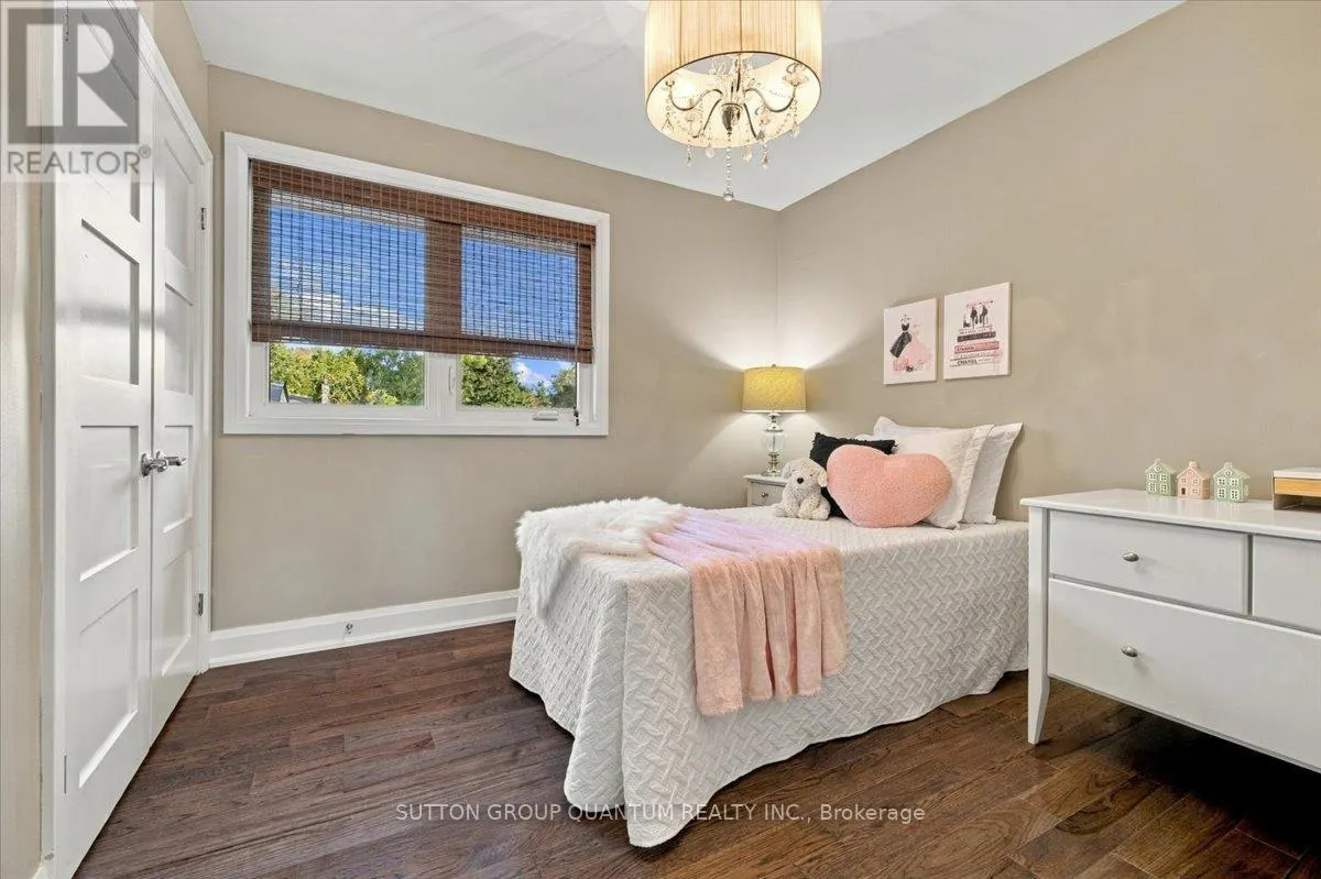 368 AURORA CRESCENT