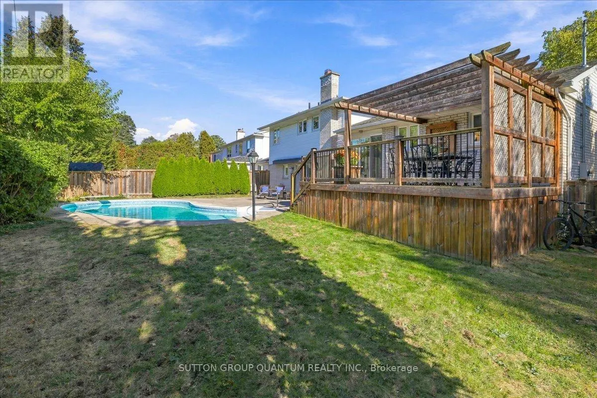 368 AURORA CRESCENT