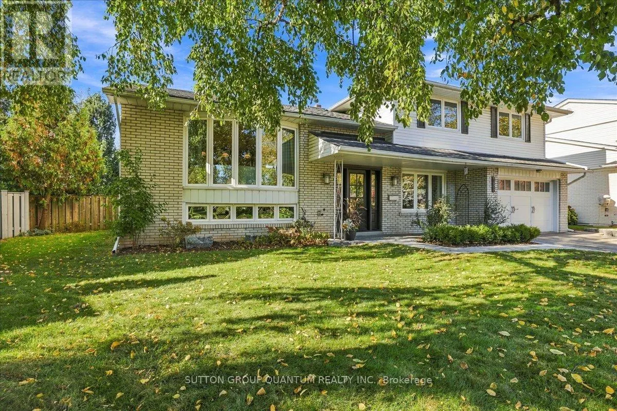 368 AURORA CRESCENT