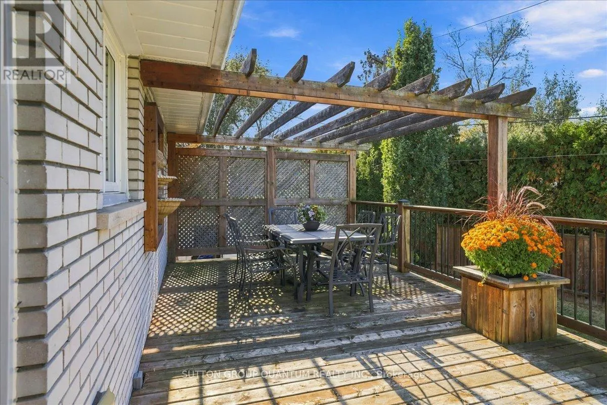 368 AURORA CRESCENT