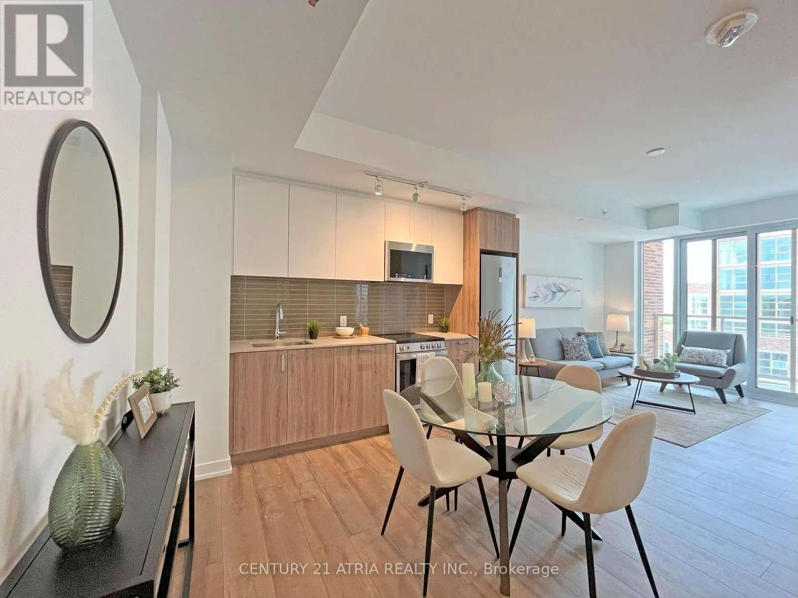 527 - 1787 ST.CLAIR AVENUE W